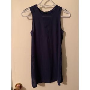 Sleeveless Blue Mesh V-Cut Top